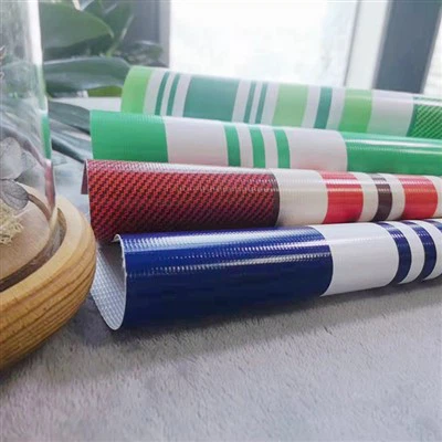 Kolorowa tkanina w paski z plandeki PVC